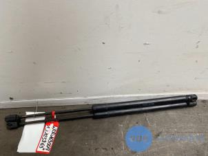 Begagnade Set med gasfjädrar för bagage Mercedes A (W169) 2.0 A-180 CDI 16V Pris € 18,15 Inklusive moms erbjuds av Autoparts Van De Velde