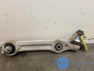 Begagnade Främre övre gaffelben, höger Mercedes C (W205) C-220 2.2 CDI BlueTEC, C-220 d 16V Pris € 42,35 Inklusive moms erbjuds av Autoparts Van De Velde