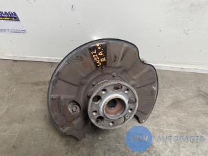 Gebruikte Fusee rechts-achter Mercedes S (222.0/222.1) 3.0 S-350 BlueTEC, S-350d 24V Prijs € 121,00 Inclusief btw aangeboden door Autoparts Van De Velde