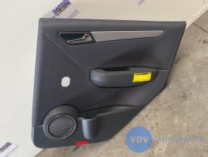 Begagnade List, bakdörr, 4-dörrars, höger Mercedes A (W169) 1.5 A-160 Pris € 60,50 Inklusive moms erbjuds av Autoparts Van De Velde