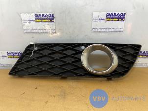 Begagnade Täcklock, dimljus, vänster Mercedes A (W169) 2.0 A-160 CDI 16V Pris € 12,10 Inklusive moms erbjuds av Autoparts Van De Velde