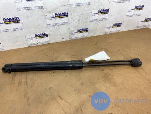 Begagnade Set med gasfjädrar för bagage Mercedes A (W169) 1.7 A-170 Pris € 18,15 Inklusive moms erbjuds av Autoparts Van De Velde