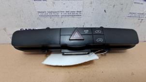 Begagnade Nödbelysningsbrytare Mercedes Sprinter 3,5t (906.73) 311 CDI 16V Pris € 30,25 Inklusive moms erbjuds av Autoparts Van De Velde