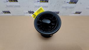 Begagnade Luftmunstycke, instrumentbräda Mercedes Sprinter 3,5t (907.6/910.6) 319 CDI 3.0 V6 24V RWD Pris € 12,10 Inklusive moms erbjuds av Autoparts Van De Velde