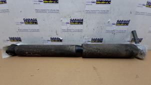 Begagnade Stötdämpare, höger bak Mercedes Sprinter 3,5t (907.6/910.6) 311 CDI 2.1 D RWD Pris € 36,30 Inklusive moms erbjuds av Autoparts Van De Velde