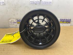 Begagnade Luftmunstycke, instrumentbräda Mercedes Sprinter 3,5t (907.6/910.6) 319 CDI 3.0 V6 24V RWD Pris € 12,10 Inklusive moms erbjuds av Autoparts Van De Velde