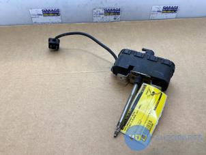 Begagnade Motor, strålkastarspolare Mercedes S (W140) 6.0 S-600 48V Pris € 108,90 Inklusive moms erbjuds av Autoparts Van De Velde