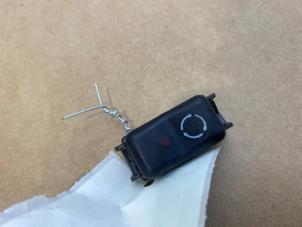 Gebruikte Schakelaar Mercedes E (W124) 2.3 230 E Prijs € 18,15 Inclusief btw aangeboden door Autoparts Van De Velde