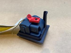 Używane Silnik blokady wlewu paliwa Mercedes SLK (R172) 2.0 300 16V Cena € 18,15 Z VAT oferowane przez Autoparts Van De Velde