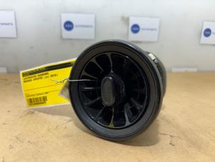 Begagnade Luftmunstycke, instrumentbräda Mercedes Sprinter 3,5t (907.6/910.6) 319 CDI 3.0 V6 24V RWD Pris € 12,10 Inklusive moms erbjuds av Autoparts Van De Velde