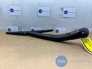 Begagnade Bakre torkararm Mercedes A (W169) 1.7 A-180 Pris € 12,10 Inklusive moms erbjuds av Autoparts Van De Velde