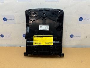 Używane Oswietlenie wewnetrzne przód Mercedes CLA Shooting Brake (118.6) 2.0 CLA-180d Cena € 72,60 Z VAT oferowane przez Autoparts Van De Velde