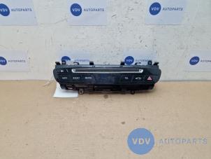 Gebruikte Gevarenlicht Schakelaar Mercedes C (W205) C-180 1.6 16V Prijs € 18,15 Inclusief btw aangeboden door Autoparts Van De Velde