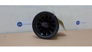 Begagnade Luftmunstycke, instrumentbräda Mercedes Sprinter 3,5t (907.6/910.6) 319 CDI 3.0 V6 24V RWD Pris € 12,10 Inklusive moms erbjuds av Autoparts Van De Velde