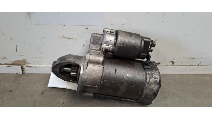 Startmotor från en Mercedes-Benz ML I (163) 270 2.7 CDI 20V 2002