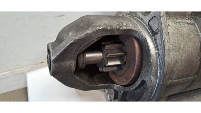 Startmotor från en Mercedes-Benz ML I (163) 270 2.7 CDI 20V 2002