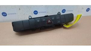 Begagnade Nödbelysningsbrytare Mercedes Sprinter 3,5t (906.63) 311 CDI 16V 4x4 Pris € 30,25 Inklusive moms erbjuds av Autoparts Van De Velde
