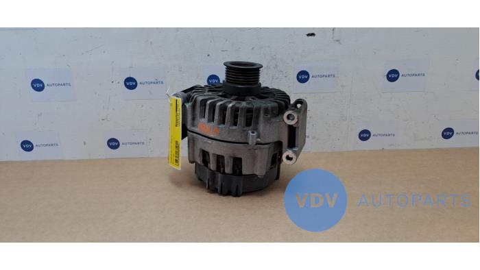 Dynamo från en Mercedes-Benz Sprinter 4t (907.6/910.6) 414 CDI 2.1 D 4x4 2019