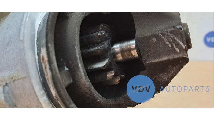 Startmotor från en Mercedes-Benz Sprinter 4t (907.6/910.6) 414 CDI 2.1 D 4x4 2019