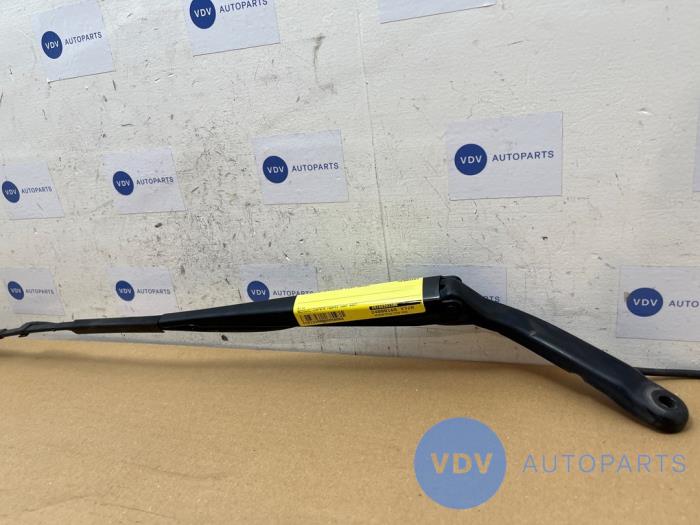 Främre torkararm från en Mercedes-Benz Sprinter 4t (907.6/910.6) 414 CDI 2.1 D 4x4 2019