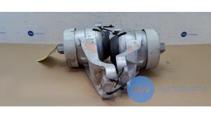 Begagnade Motorfäste Mercedes GLC (X254) 2.0 300d 16V 4-Matic Pris € 72,60 Inklusive moms erbjuds av Autoparts Van De Velde