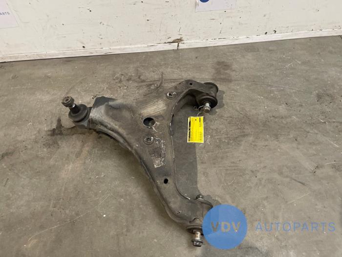 Främre gaffelben, vänster från en Mercedes-Benz Sprinter 4t (907.6/910.6) 414 CDI 2.1 D 4x4 2019