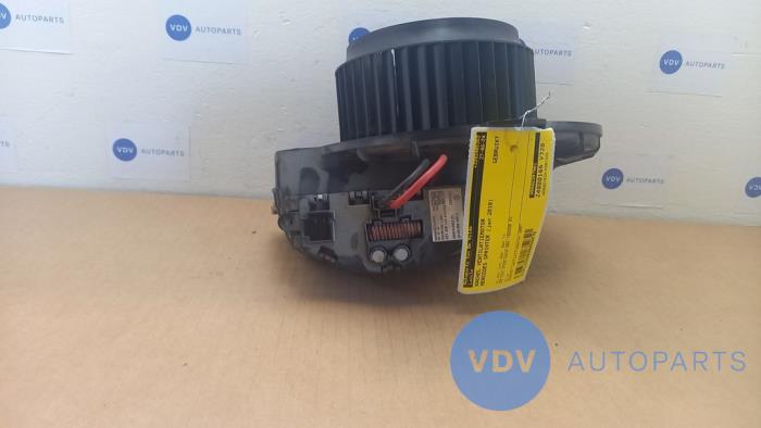 Fläktmotor för uppvärmning och ventilation från en Mercedes-Benz Sprinter 4t (907.6/910.6) 414 CDI 2.1 D 4x4 2019