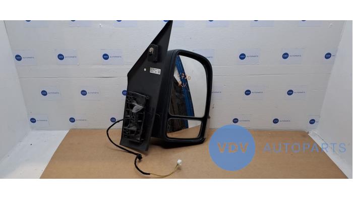 Skärmspegel, höger från en Mercedes-Benz Sprinter 4t (907.6/910.6) 414 CDI 2.1 D 4x4 2019