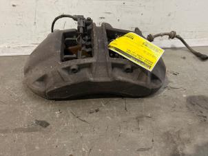 Begagnade Främre bromsok, höger Mercedes C (W206) C-300d 2.0 Turbo 16V Pris € 60,50 Inklusive moms erbjuds av Autoparts Van De Velde