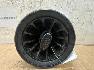 Begagnade Luftmunstycke, instrumentbräda Mercedes Sprinter 3,5t (907.6/910.6) 319 CDI 3.0 V6 24V RWD Pris € 12,10 Inklusive moms erbjuds av Autoparts Van De Velde