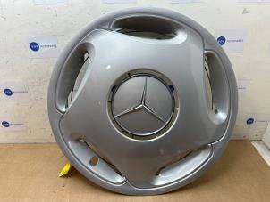 Gebruikte Wieldop Mercedes E (W210) 2.0 E-200K 16V Prijs € 24,20 Inclusief btw aangeboden door Autoparts Van De Velde