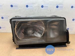 Gebruikte Koplamp rechts Mercedes 190 (W201) 2.0 E Prijs € 242,00 Inclusief btw aangeboden door Autoparts Van De Velde
