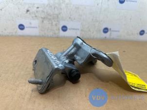 Begagnade Gångjärn, bakdörr, höger Mercedes A (W169) 1.7 A-170 3-Drs. Pris € 36,30 Inklusive moms erbjuds av Autoparts Van De Velde