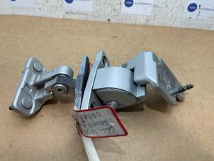 Używane Zawias drzwi prawych tylnych Mercedes GLC (X253) 2.0 300d 16V 4-Matic Cena € 36,30 Z VAT oferowane przez Autoparts Van De Velde