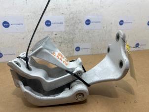 Gebruikte Scharnier Achterklep Mercedes Vito (447.6) 2.0 110 CDI 16V Prijs € 36,30 Inclusief btw aangeboden door Autoparts Van De Velde