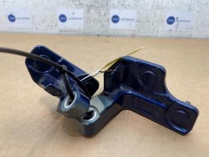 Używane Zawias drzwi prawych tylnych Mercedes GLC (X253) 2.0 300d 16V 4-Matic Cena € 36,30 Z VAT oferowane przez Autoparts Van De Velde