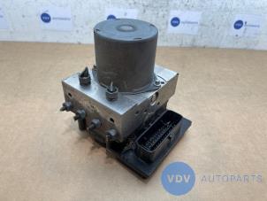 Begagnade ABS-pump Mercedes E (W212) E-200 CDI 16V BlueEfficiency,BlueTEC Pris € 108,90 Inklusive moms erbjuds av Autoparts Van De Velde