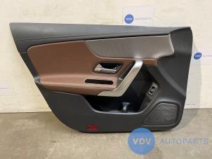 Gebruikte Portierbekleding 4Deurs links-voor Mercedes CLA (118.3) 1.5 CLA-180d Prijs € 90,75 Inclusief btw aangeboden door Autoparts Van De Velde
