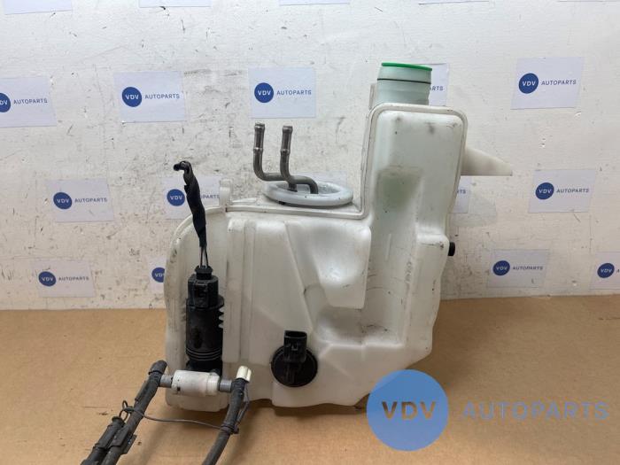 Expansionskärl från en Mercedes-Benz ML III (166) 3.5 ML-350 BlueEFFICIENCY 24V 4-Matic 2011