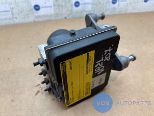 Begagnade ABS-pump Mercedes E (R207) E-350 CDI BlueEfficiency 3.0 V6 24V Pris € 108,90 Inklusive moms erbjuds av Autoparts Van De Velde