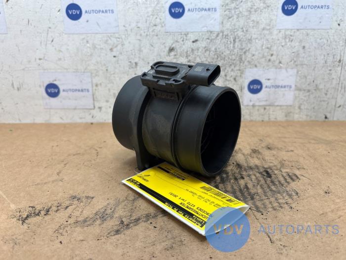 Luchtmassameter van een Mercedes-Benz Vito (447.6) 2.2 114 CDI 16V 2015