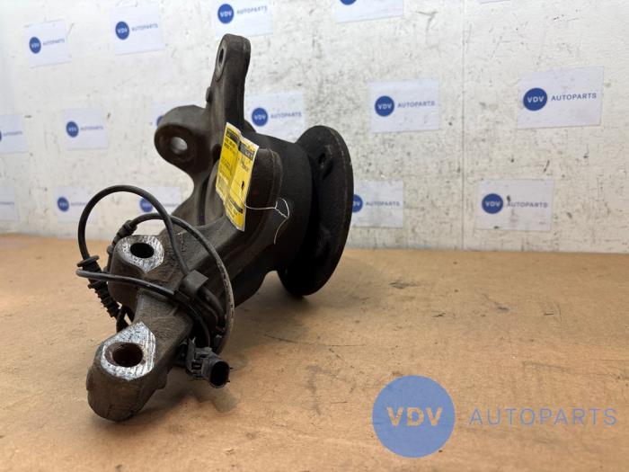 Fusee links-voor van een Mercedes-Benz Vito (447.6) 2.2 114 CDI 16V 2015