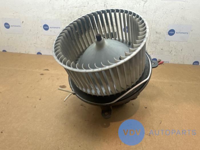 Kachel Ventilatiemotor van een Mercedes-Benz Vito (447.6) 2.2 114 CDI 16V 2015