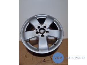 Gebruikte Velg Mercedes E (W211) 2.2 E-220 CDI 16V Prijs € 48,40 Inclusief btw aangeboden door Autoparts Van De Velde
