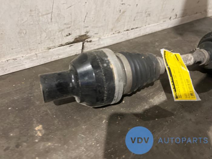 Drivaxel, höger fram från en Mercedes-Benz A Limousine (177.1) 1.3 A-180 Turbo 2022