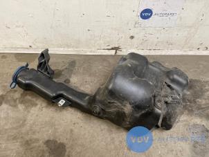 Gebruikte Ruitensproeiertank voor Mercedes E (W212) E-200 CGI 16V BlueEfficiency Prijs € 30,25 Inclusief btw aangeboden door Autoparts Van De Velde