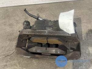 Gebruikte Remklauw (Tang) rechts-voor Mercedes V (447.8) 2.0 220 CDI, 220d 16V Prijs € 151,25 Inclusief btw aangeboden door Autoparts Van De Velde