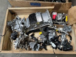 Używane Chlodnica oleju Mercedes CLA AMG (118.3) 2.0 CLA-45 AMG Turbo 16V 4-Matic+ Cena € 36,30 Z VAT oferowane przez Autoparts Van De Velde