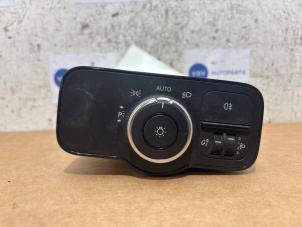 Begagnade Ljusbrytare Mercedes Sprinter 3,5t (907.6/910.6) 314 CDI 2.1 D RWD Pris € 36,30 Inklusive moms erbjuds av Autoparts Van De Velde