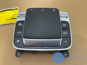 Gebruikte Bediening boordcomputer Mercedes A (177.0) 1.3 A-180 Turbo 16V Prijs € 90,75 Inclusief btw aangeboden door Autoparts Van De Velde